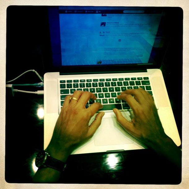 Photo of President Obama's hands typing | Pete Souza, White House photographer
