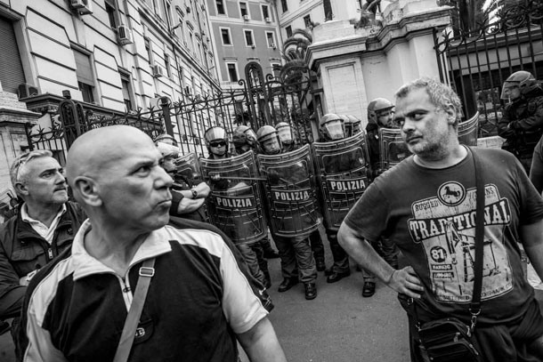documenting squatters rome lorenzo moscia 18 Europes New Poverty: Documenting Squatters in Rome