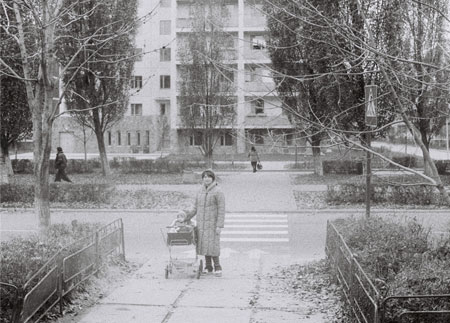 November 1985: Alina Rudya with her mother in the town of Prypyat near Lenin Street 17.