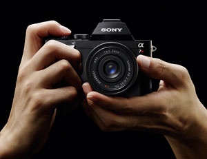 World’s First Mirrorless Full-Frame — Order the New Sony A7(R)