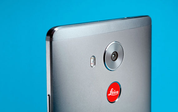 Leica Goes Mobile